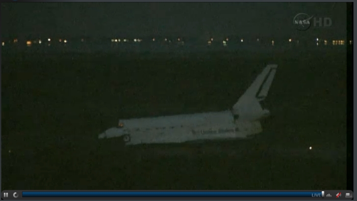 NASA - Atlantis has landed.jpg