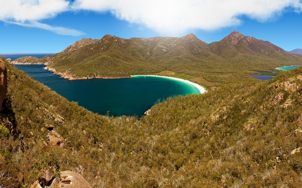 screen wineglassbay.jpg