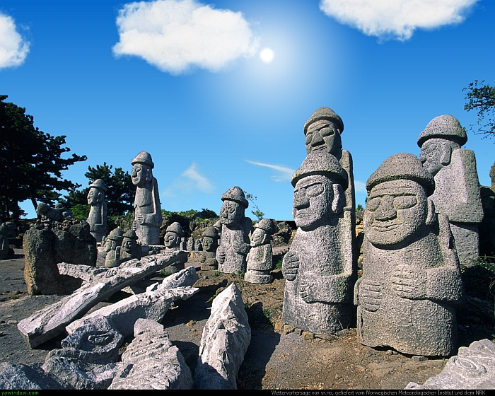 YoWindow - Screenshot Harubang on Cheju, South Korea (day).jpg