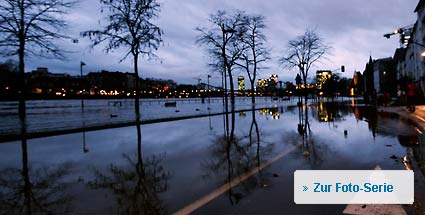 in-der-frankfurter-innenstadt-ist-der-main-ueber-die-ufer-getreten-foto-dapd-.jpg