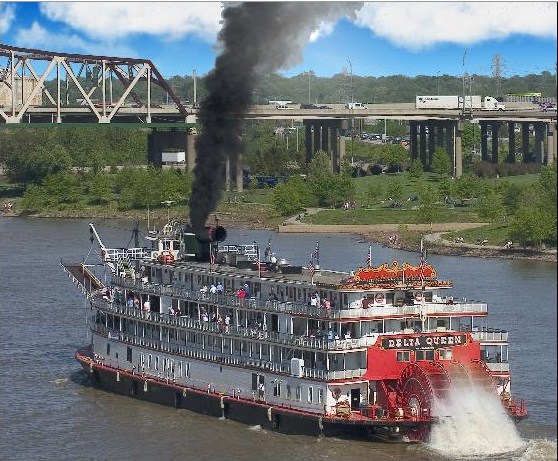 River Boat Delta Queen Racing.JPG