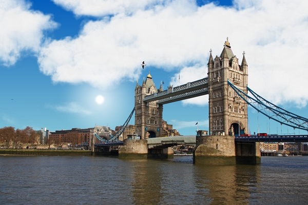 screen towerbridge.jpg