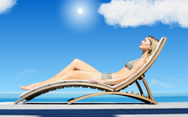 screen beachgirl1.jpg